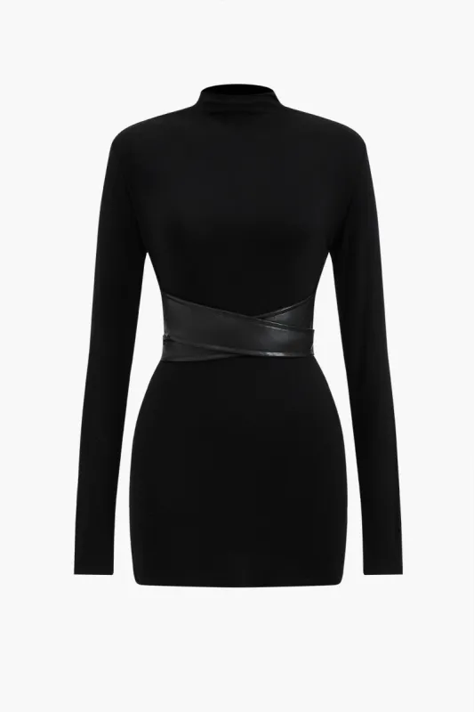 Faux læder patchwork mock hals mini kjole sold by Micas