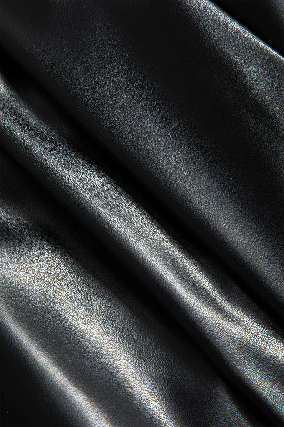 Faux læder twist knude nederdel sold by Micas product image thumbnail 3