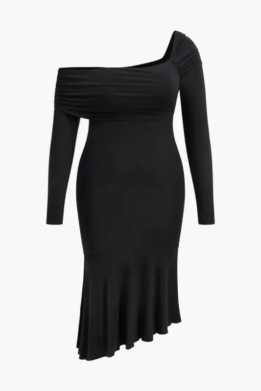 Plus Size langærmet asymmetrisk midikjole sold by Micas