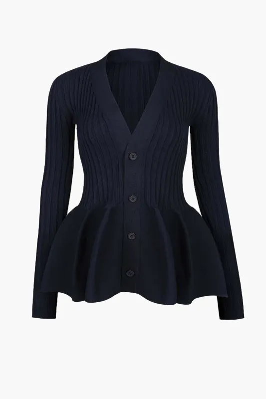 Plus størrelse strik v-hals knap langærmet top sold by Micas