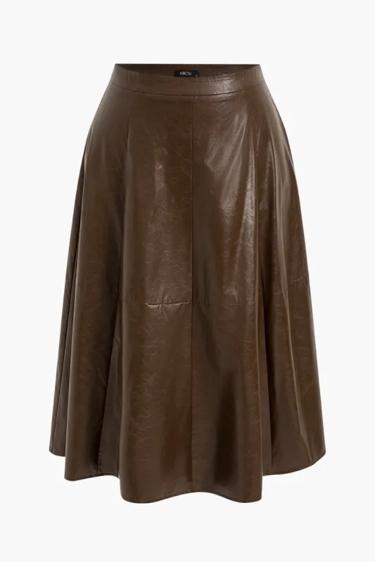 Plus Size imiteret lædernederdel sold by Micas