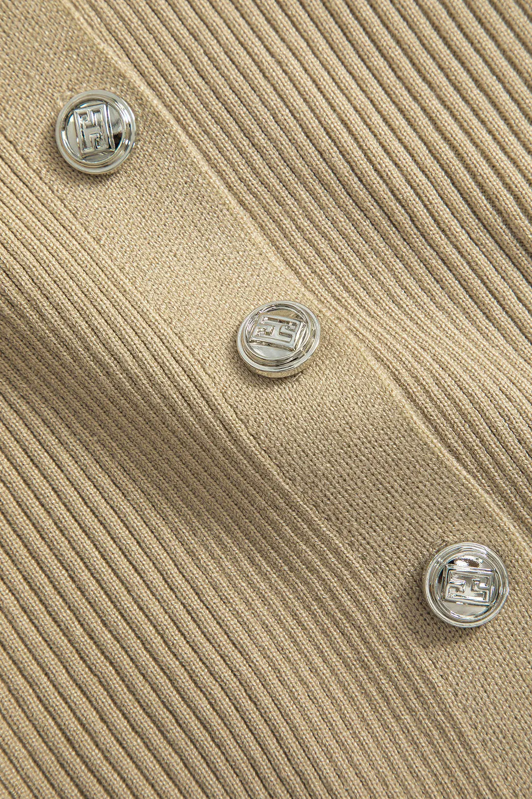 Sweater metallisk knap V-hals langærmet top sold by Micas product image thumbnail 3