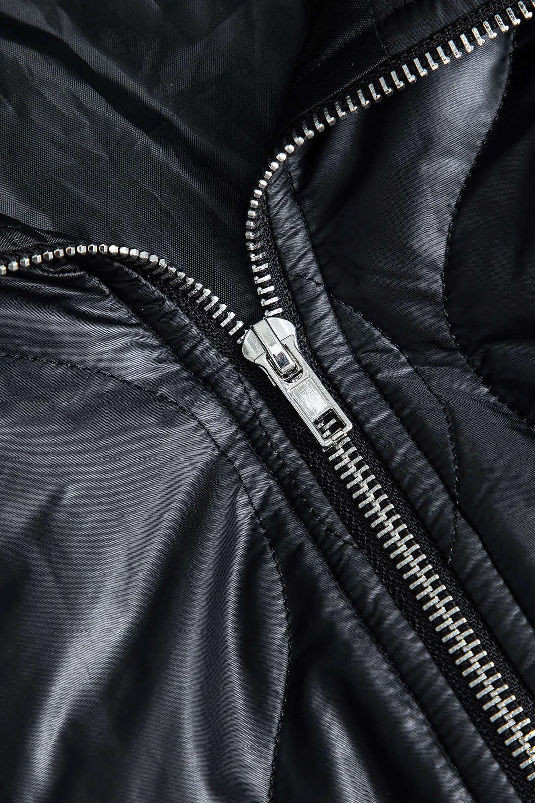 Polstrede lynlåspuffere sold by Micas product image thumbnail 4