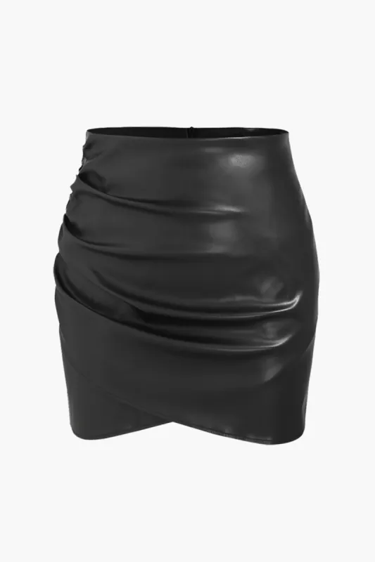Plus størrelse faux læder ruched lynlås nederdel sold by Micas