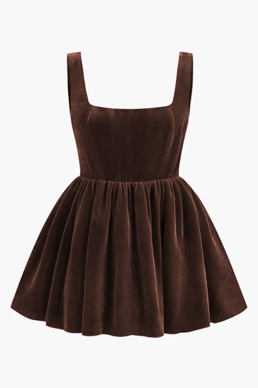 Plus størrelse fløjl ærmeløs firkantet hals mini kjole sold by Micas