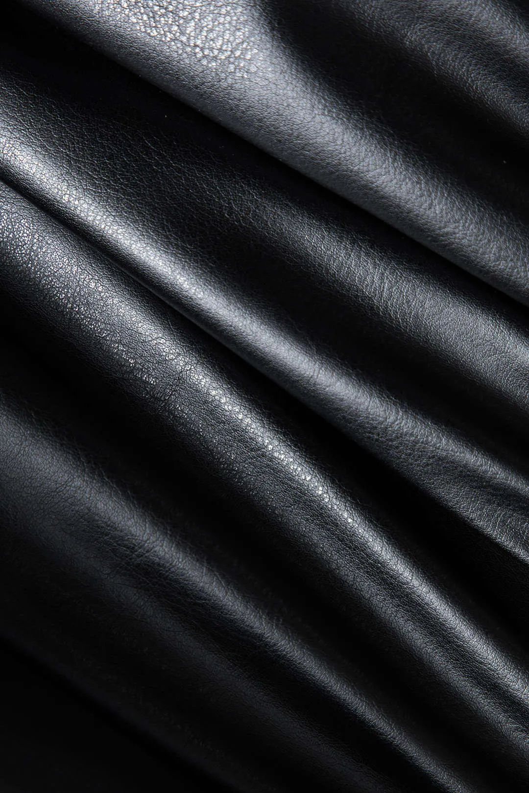 Faux læder ruched v-hals asymmetrisk mini kjole sold by Micas product image thumbnail 3