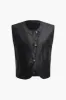Faux lædervest med lomme og knap sold by Micas