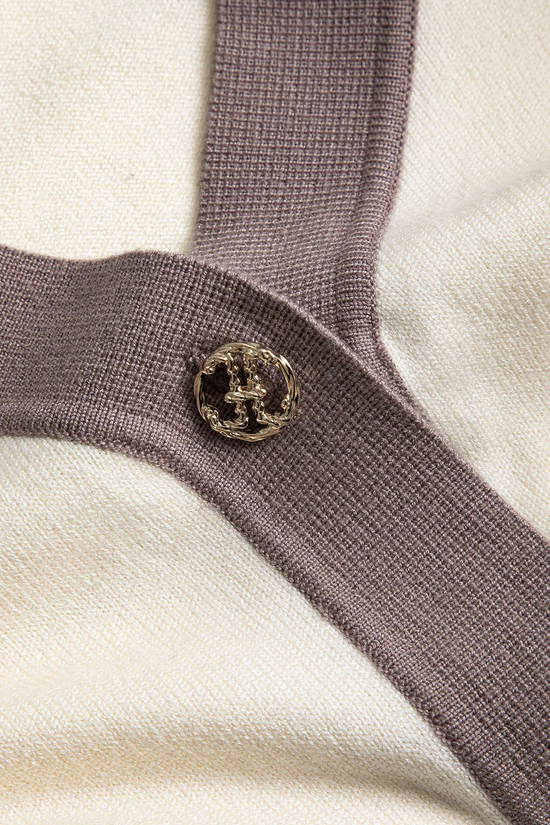 Kontrastknap sweater cardigan sold by Micas product image thumbnail 4