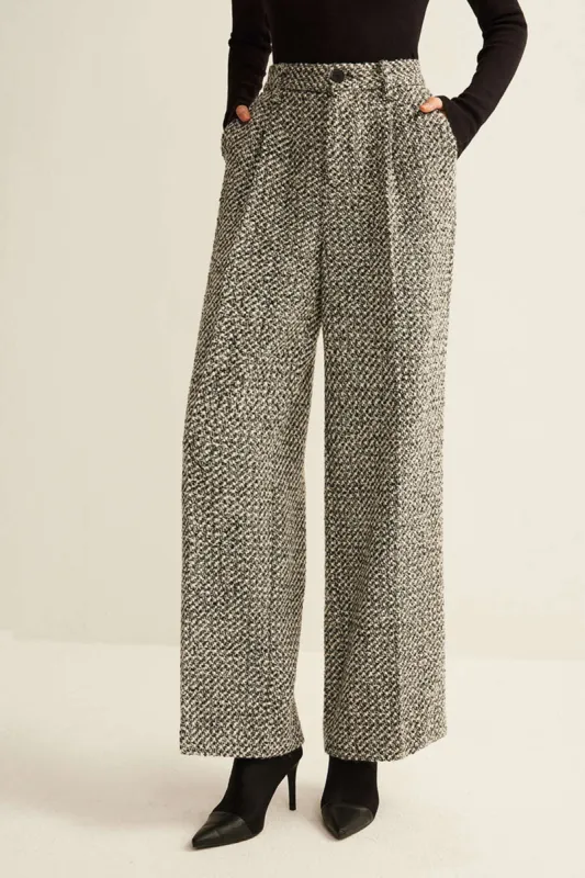 Brede benbukser sold by Micas