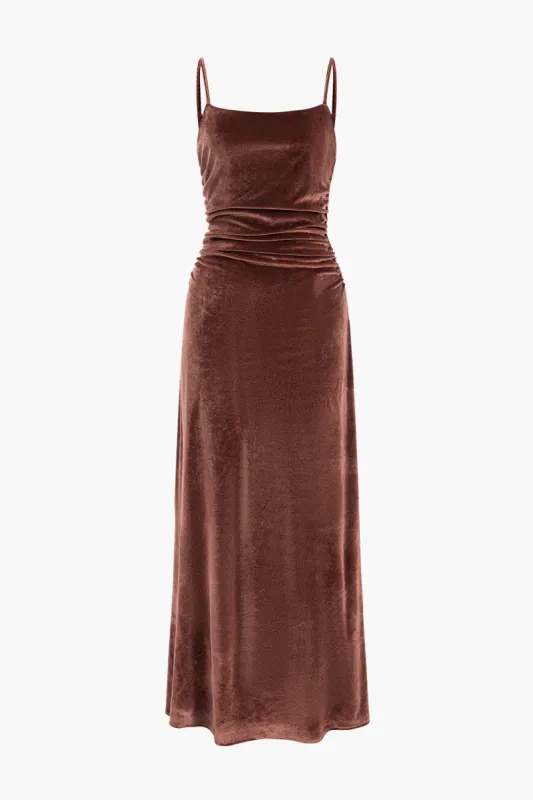 Fløjl ruched slip maxi kjole sold by Micas