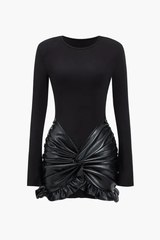 Faux læder patchwork ruffle ruched langærmet mini kjole sold by Micas