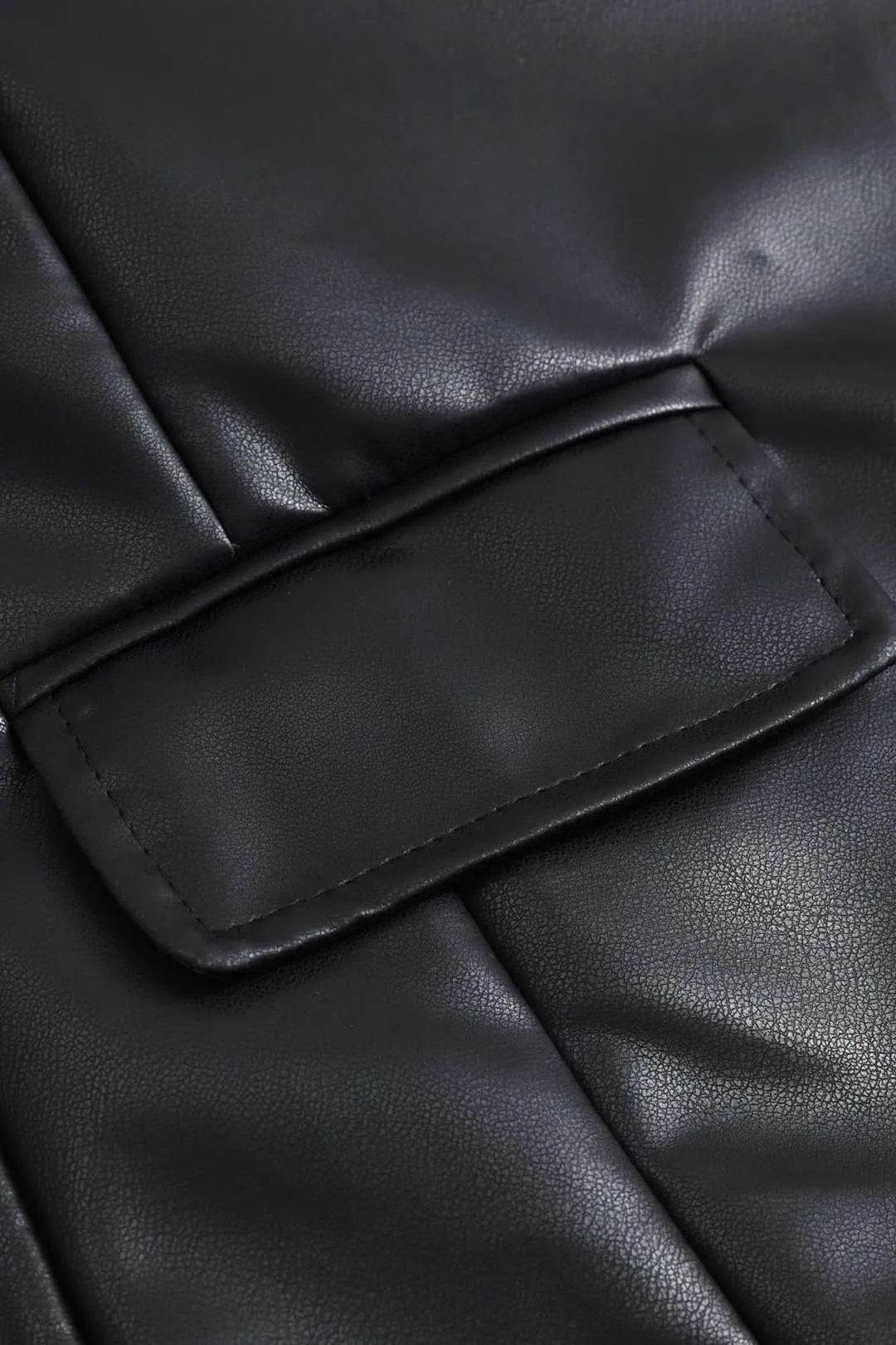 Grundlæggende faux læder blazer sold by Micas product image thumbnail 5