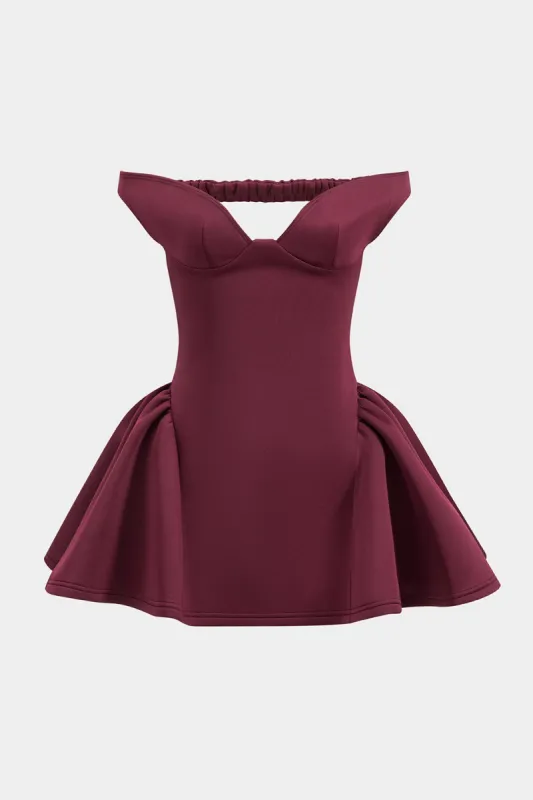 V-hals ærmeløs rygfri mini-kjole sold by Micas