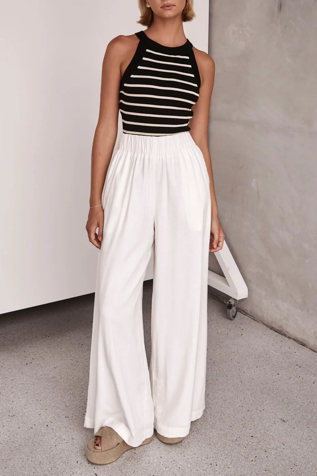 Faste brede benbukser sold by Micas product image thumbnail 2