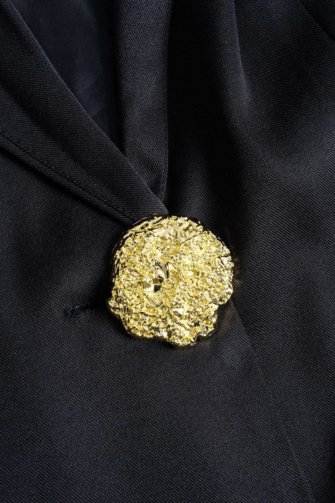 Metal Button V-neck Blazer sold by Micas product image thumbnail 3