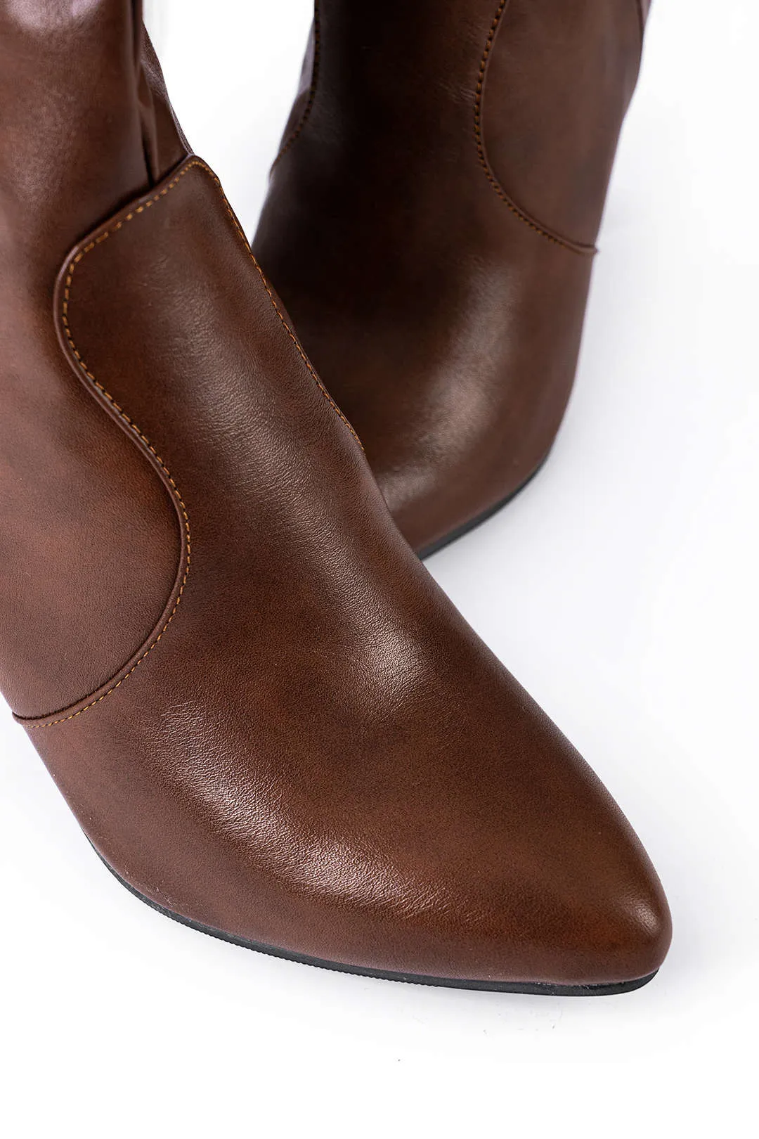 Faux læder side lynlås pegede knæhøje støvler sold by Micas product image thumbnail 4