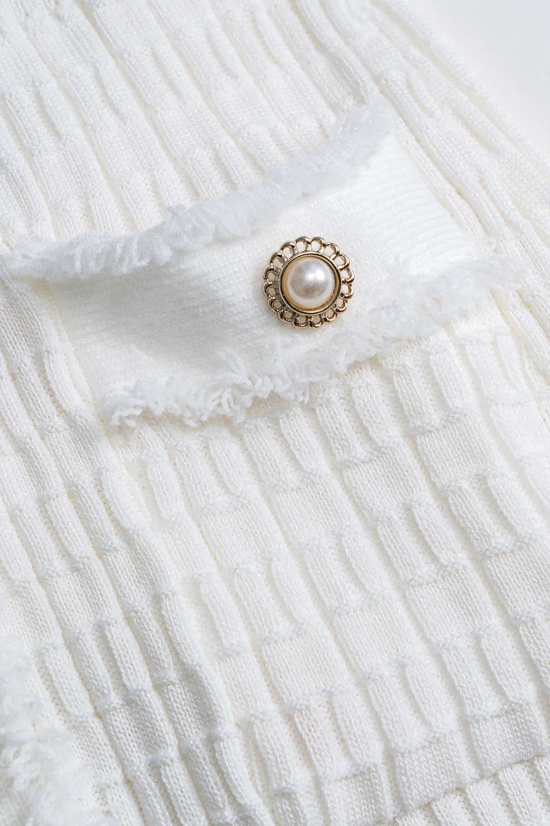 Strik v-hals knap kortærmet kjole sold by Micas product image thumbnail 4