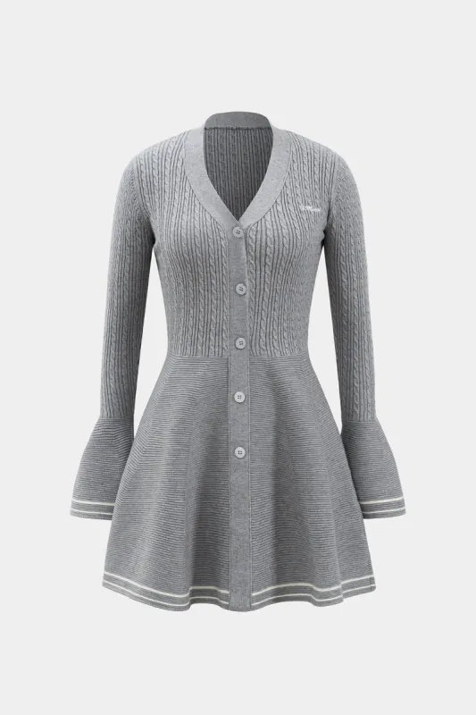 Strikket knap v-hals klokke ærme langærmet sweater kjole sold by Micas