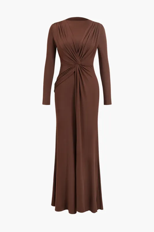 V-hals ruched langærmet maxi kjole sold by Micas