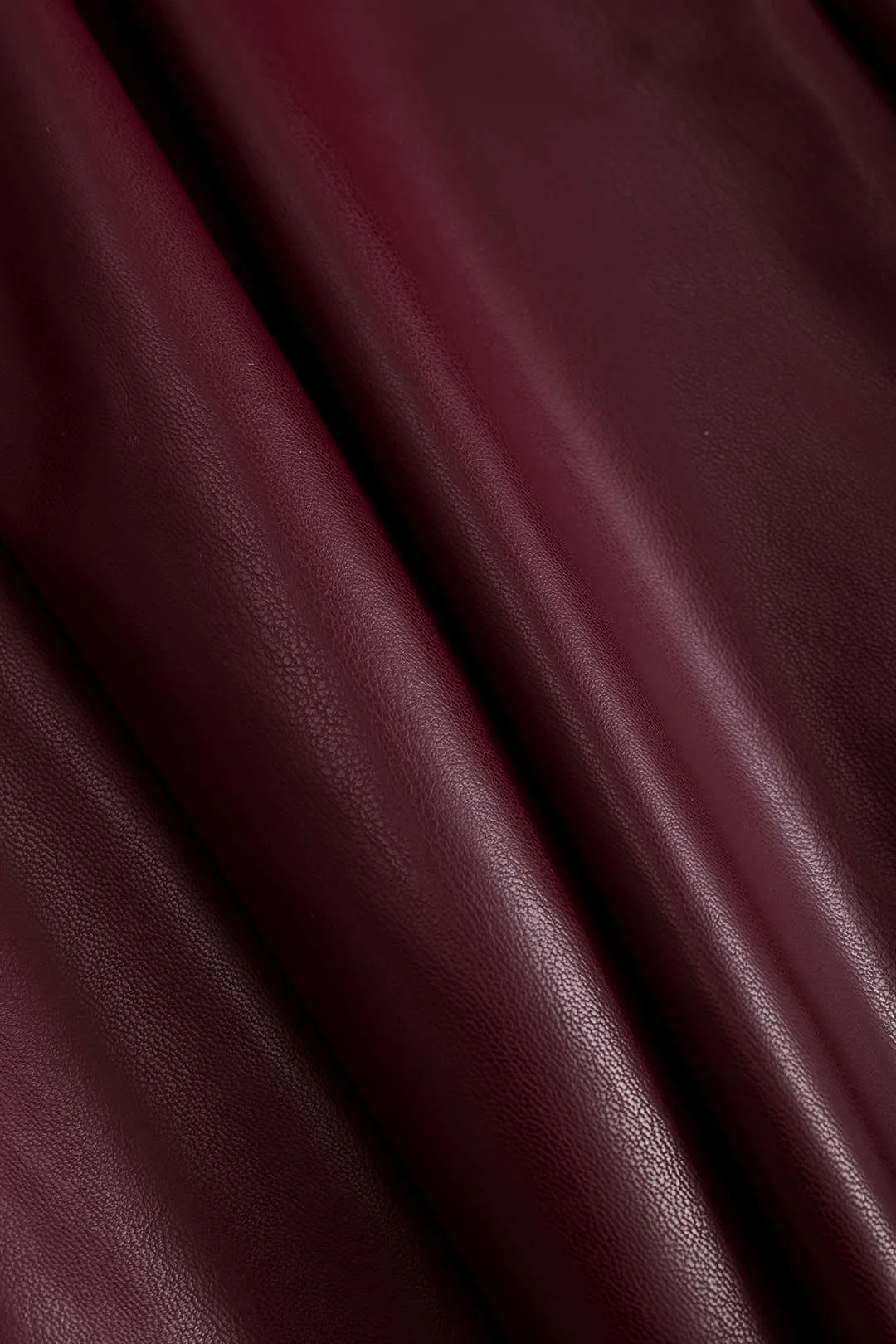 Faux læder høj talje split nederdel sold by Micas product image thumbnail 4