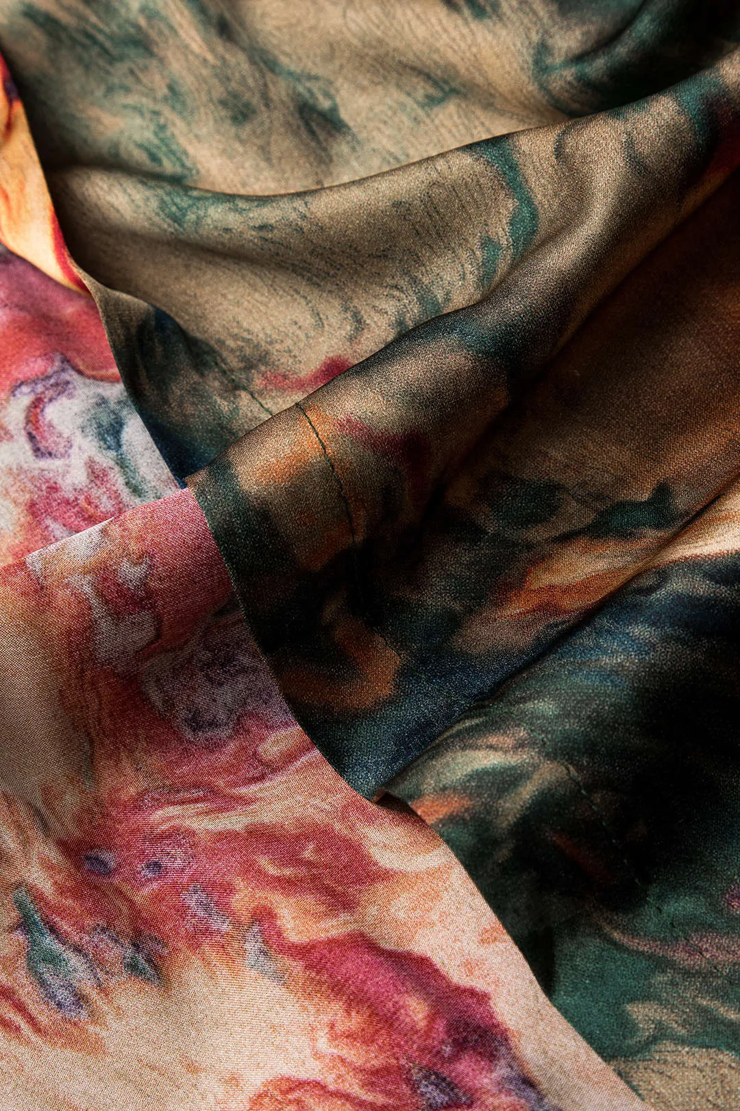 Satin blomsterprint slips foran nederdel sold by Micas product image thumbnail 5