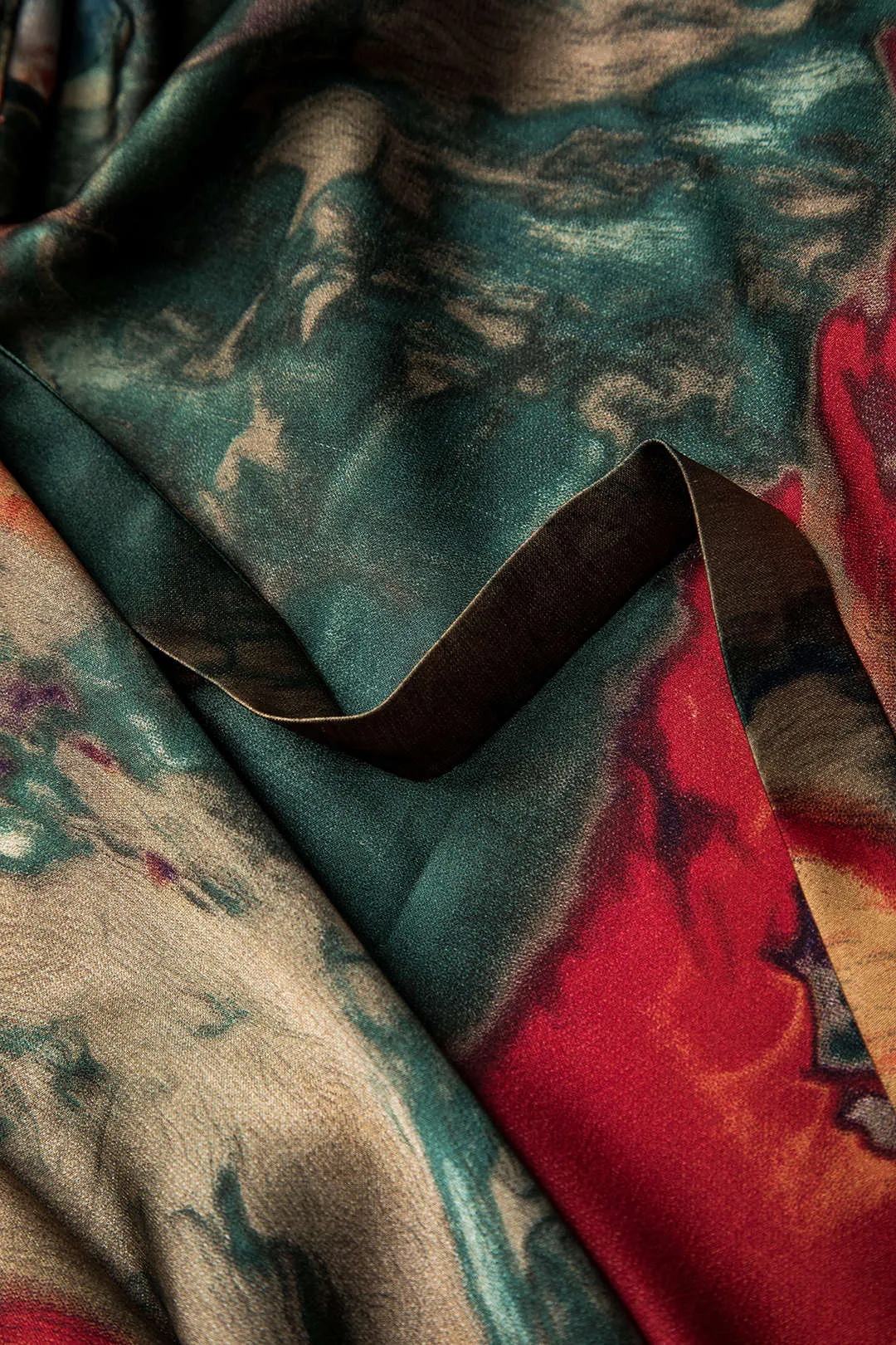 Satin blomsterprint slips foran nederdel sold by Micas product image thumbnail 4