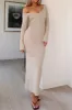 Knap asymmetrisk hals langærmet maxi kjole sold by Micas