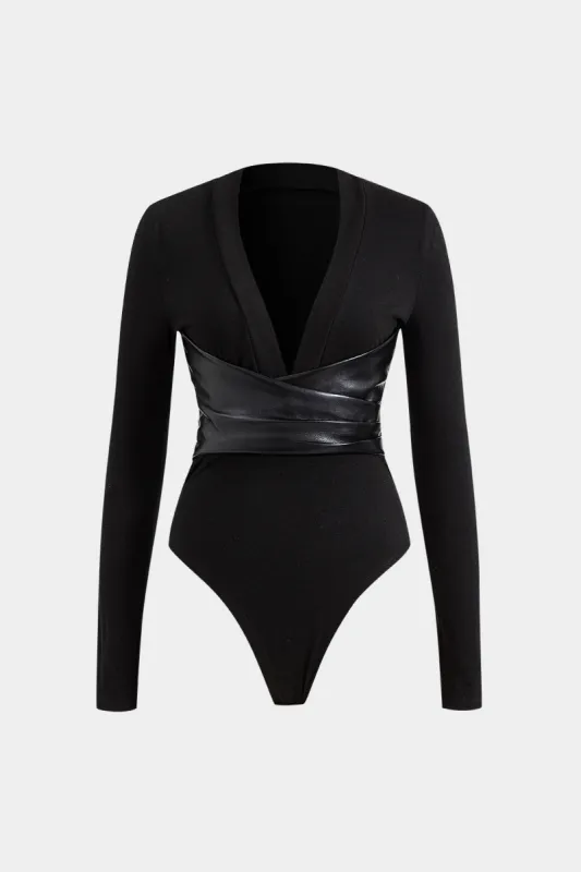 Faux læder krydsede v-hals langærmet bodysuit sold by Micas