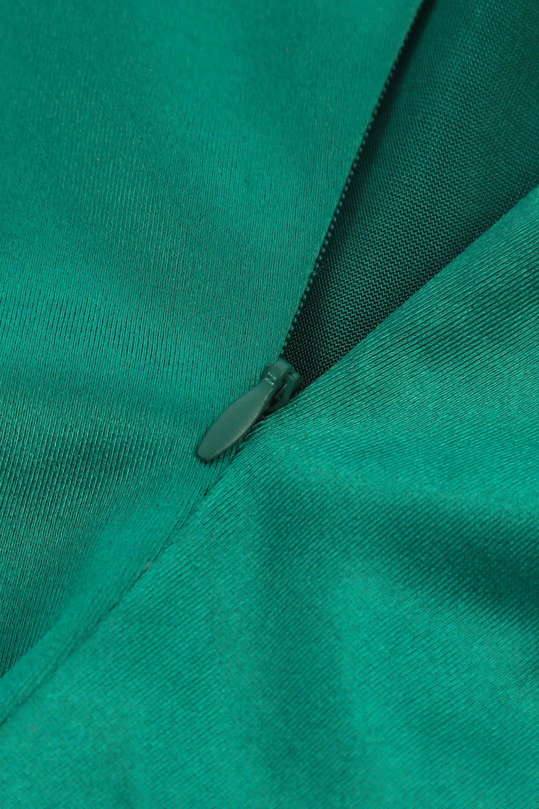 Plus størrelse satin twist knude høj talje nederdel sold by Micas product image thumbnail 4