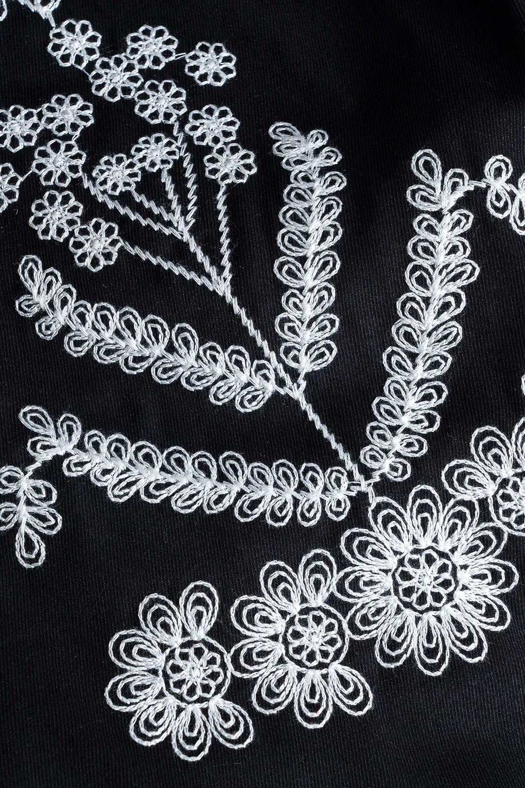 Broderi knude ærmeløs vest sold by Micas product image thumbnail 3