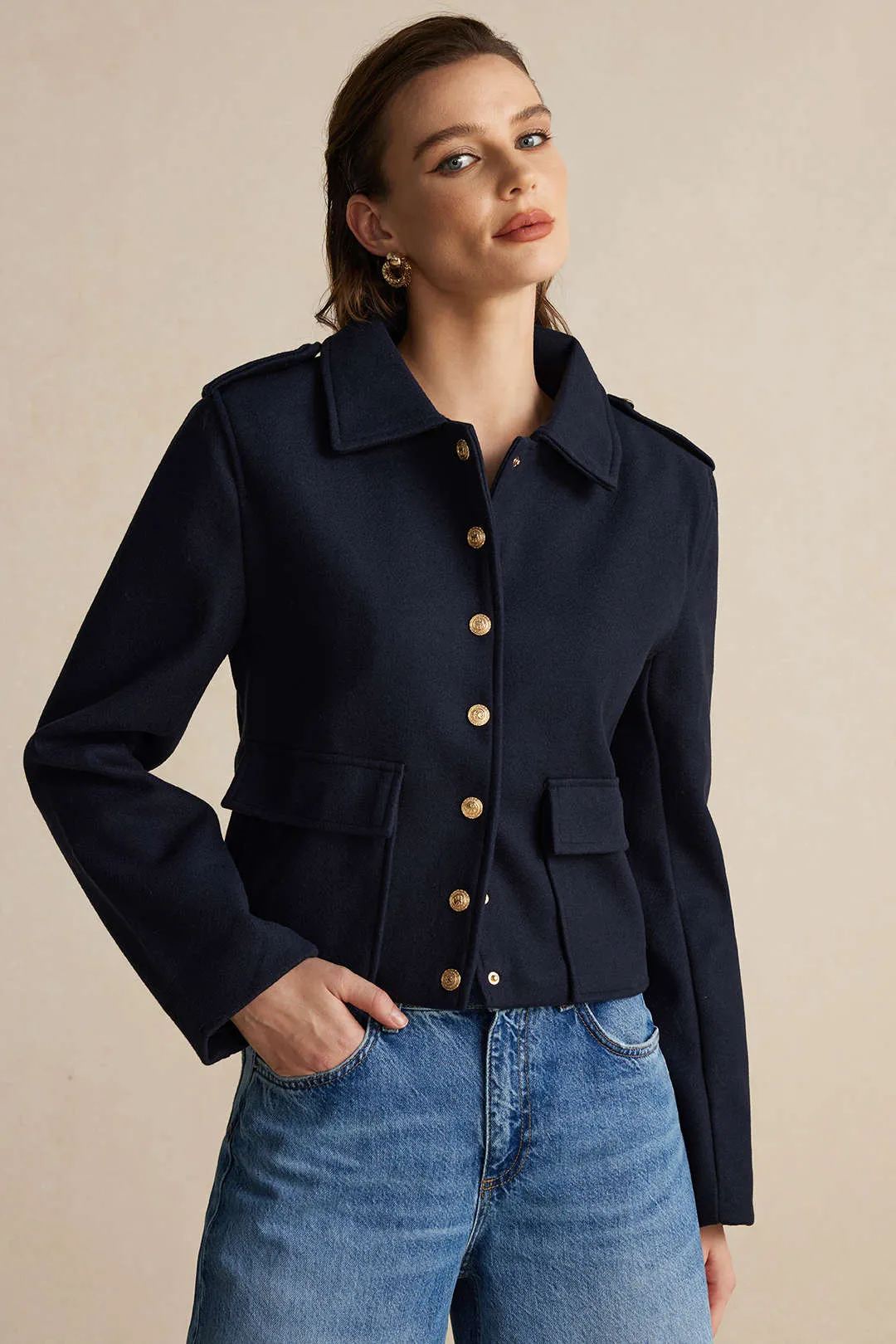 Knaplomme Langærmet jakke sold by Micas