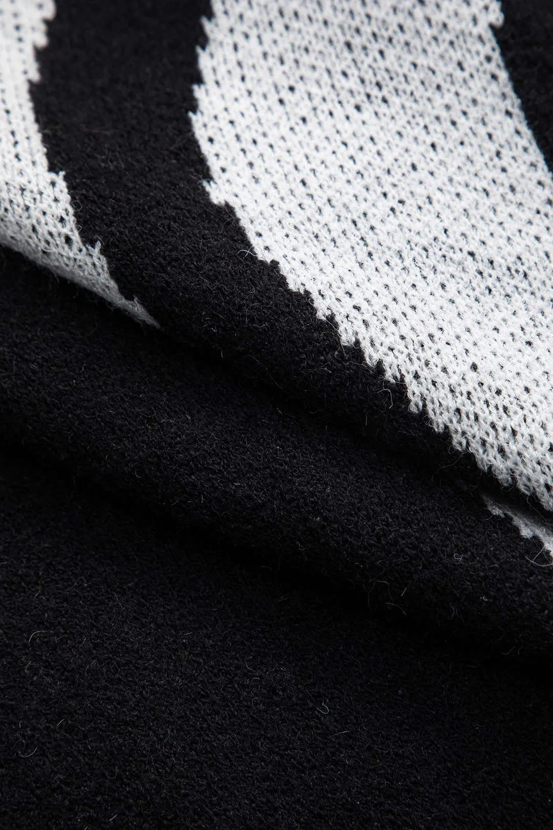 Sweater Zebra Stripe Round Neck Long-Sleeve Top sold by Micas product image thumbnail 4