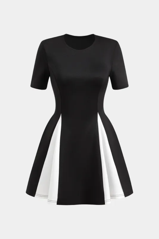 Plisseret patchwork rund hals kortærmet mini kjole sold by Micas