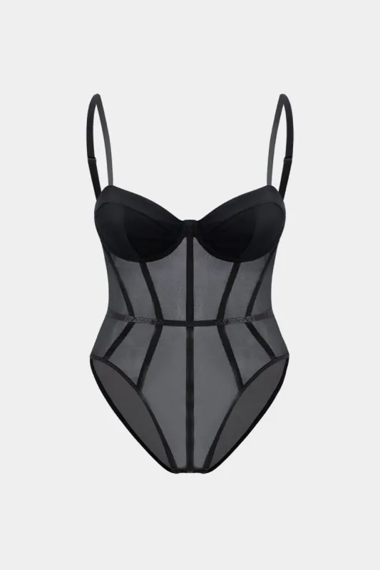 Plus størrelse mesh patchwork korset slip bodysuit sold by Micas