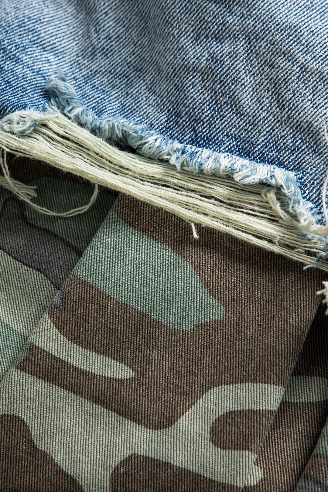 Camo print denim patchwork knap lomme jeans sold by Micas product image thumbnail 4