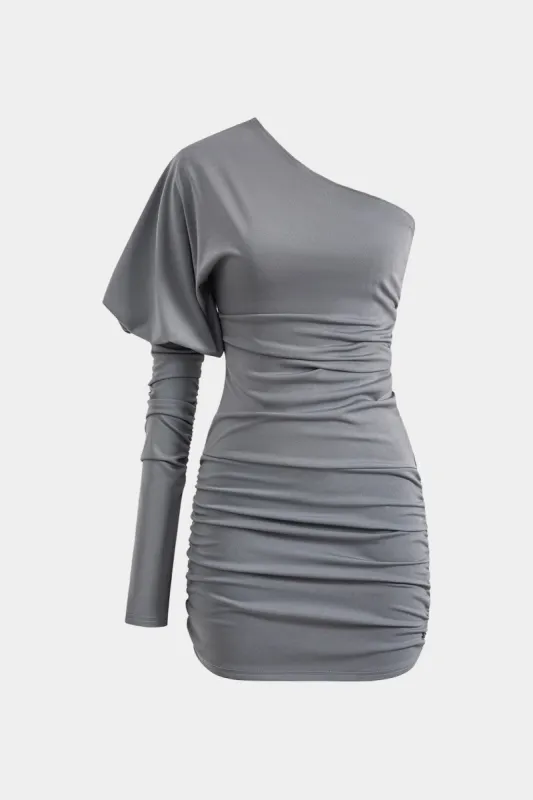 Ruched en skulder langærmet mini kjole sold by Micas