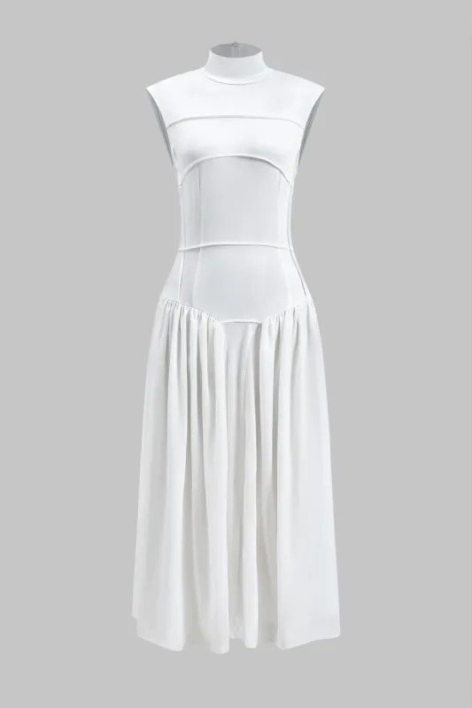 Ruched lynlås mock hals ærmeløs midi kjole sold by Micas