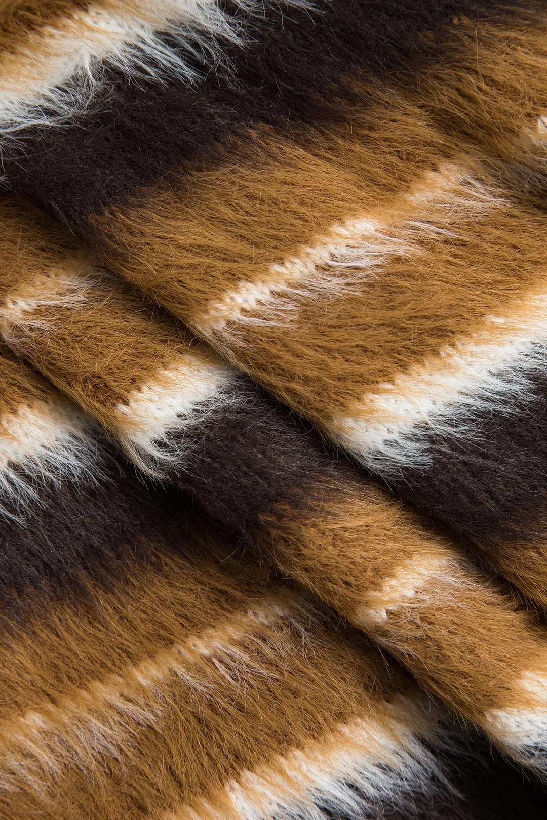 Strikket stribe fuzzy knap langærmet top sold by Micas product image thumbnail 4