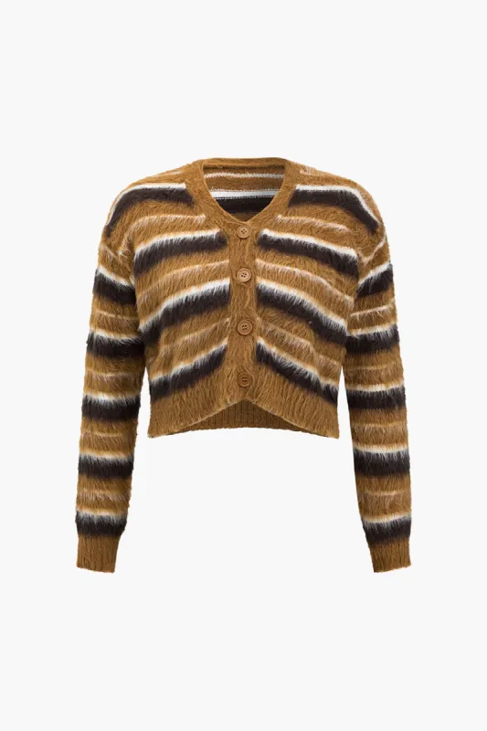 Strikket stribe fuzzy knap langærmet top sold by Micas