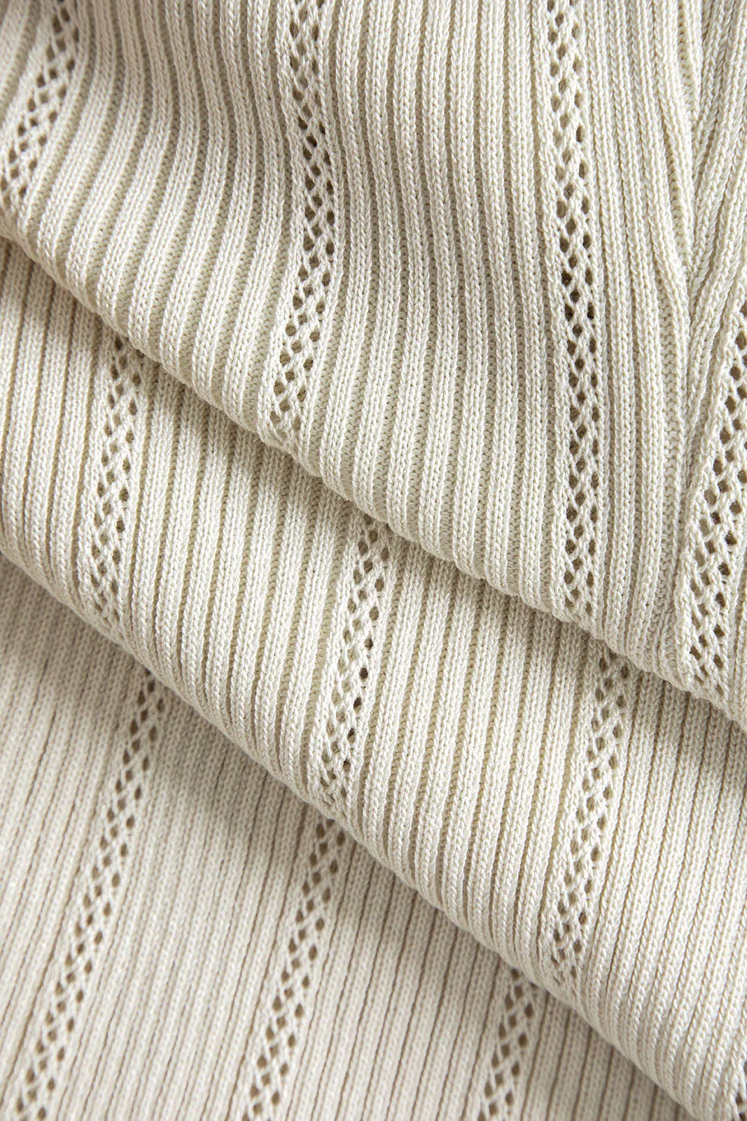 Strik skåret ruffle knap klokke ærme kjole sold by Micas product image thumbnail 4