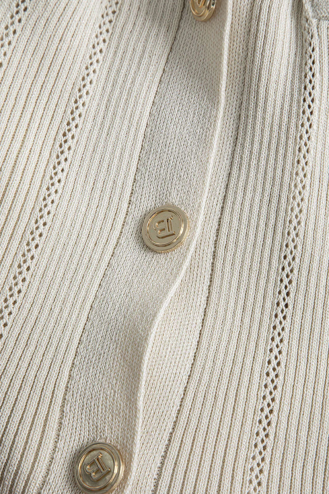 Strik skåret ruffle knap klokke ærme kjole sold by Micas product image thumbnail 3