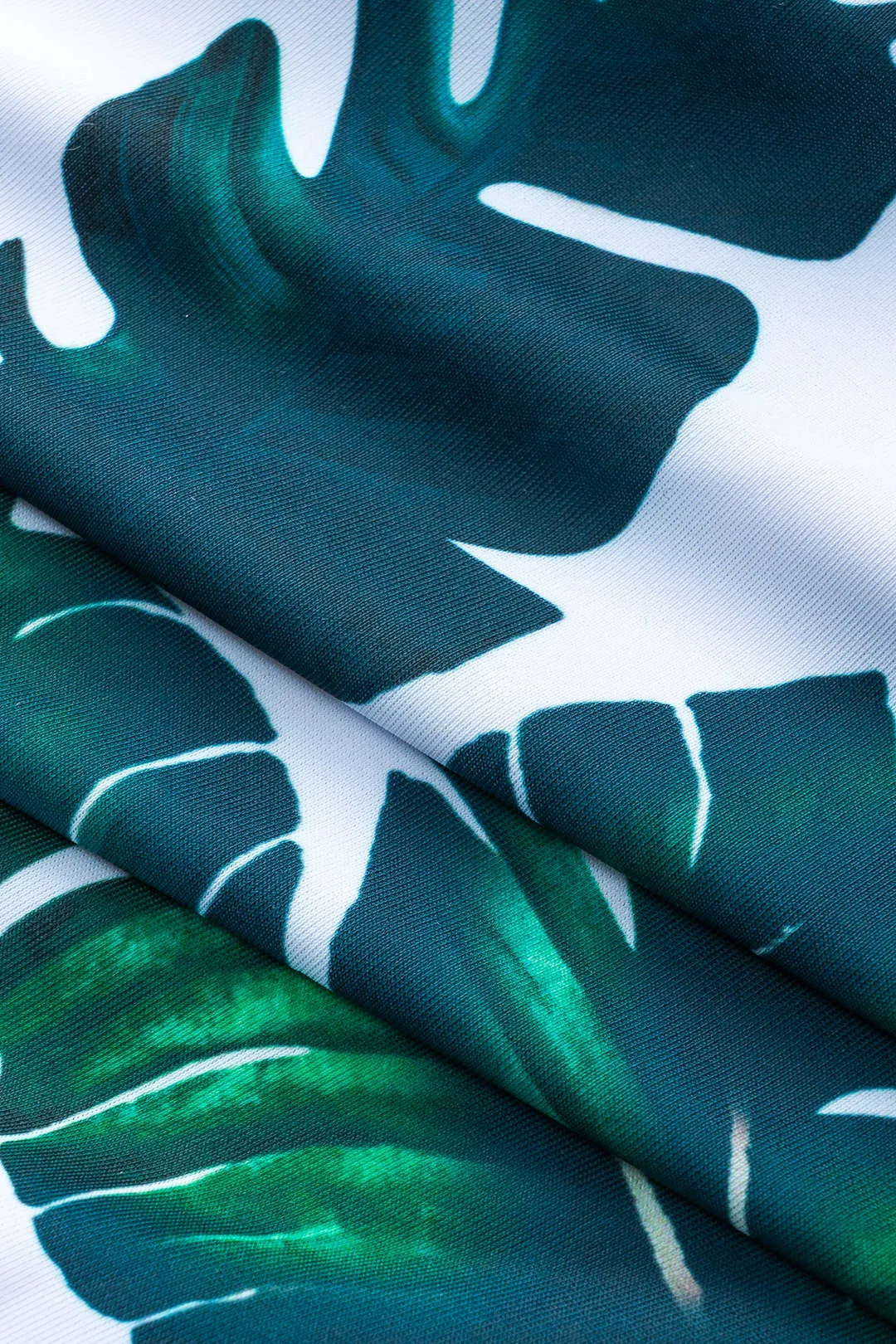 Plus størrelse blade print metallisk ruched udskåret bikini sæt sold by Micas product image thumbnail 4