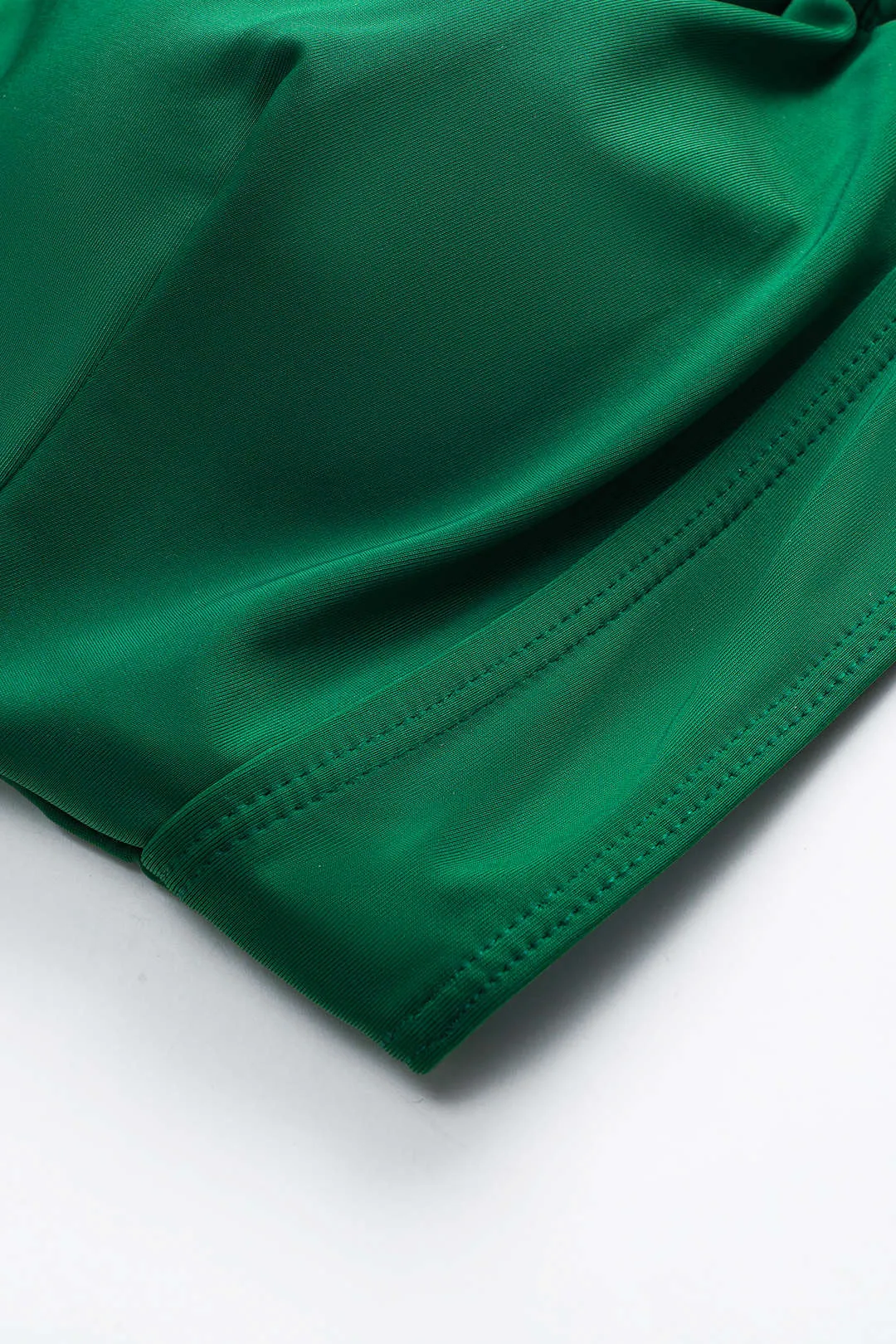 Plus størrelse blade print metallisk ruched udskåret bikini sæt sold by Micas product image thumbnail 5