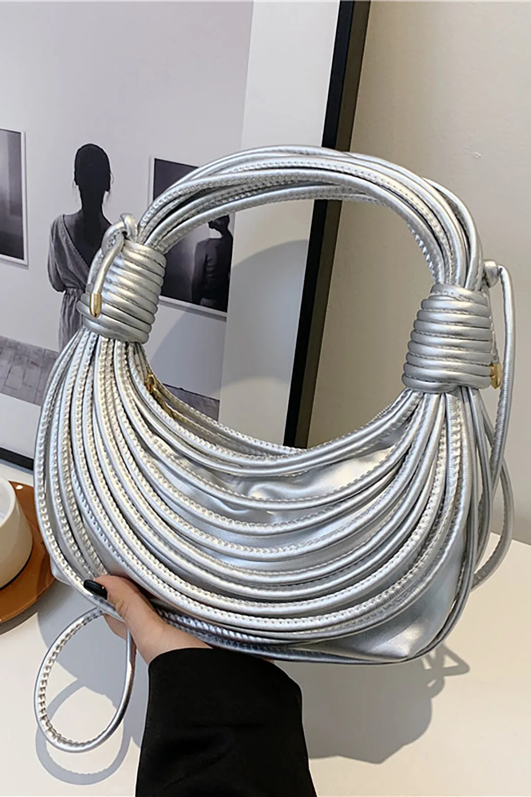 Faux læder vævet lynlås kobling taske sold by Micas product image thumbnail 2