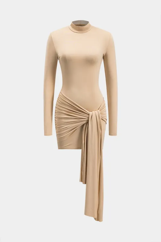 Ruched Tie Front Mock Neck Langærmet mini kjole sold by Micas