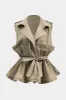 Plisset ruffle slips foran jakke sold by Micas