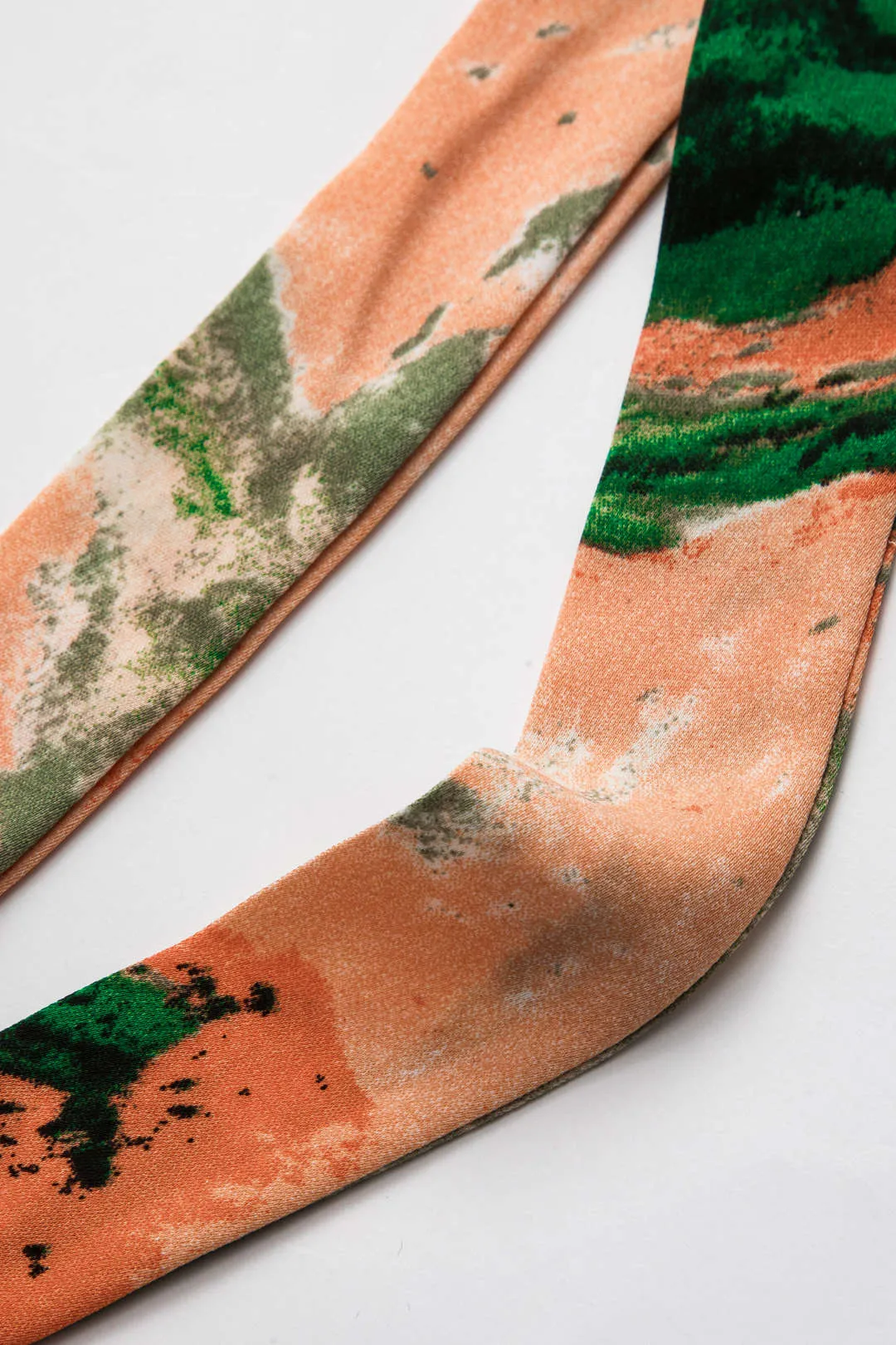 Abstrakt print chiffon plisseret slips foran brede ben bukser sold by Micas product image thumbnail 5