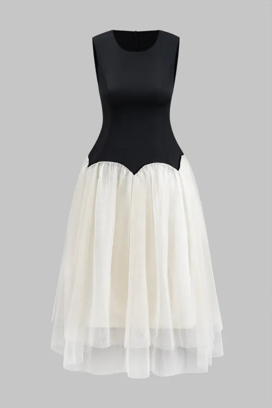 Kontrast Ruched lynlås ærmeløs midi -kjole sold by Micas