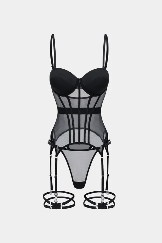 Blonder lingeri strømpebåndssæt sold by Micas