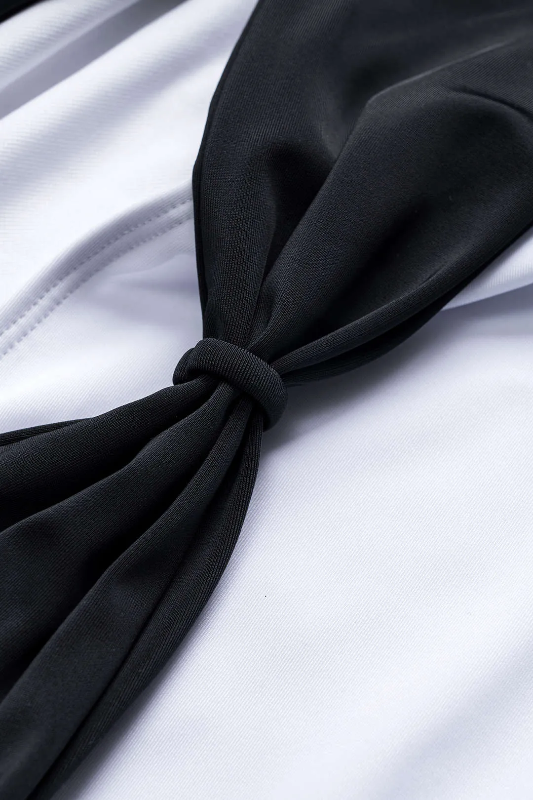 Kontrast Metallisk udsmykning Ruched Cut Out Tie Up Tummy Control One-Piece badedragt sold by Micas product image thumbnail 4